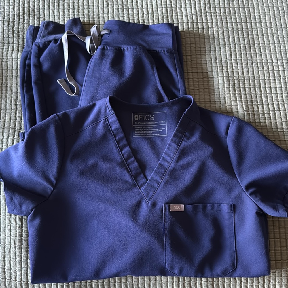 Figs Scrub Set